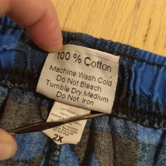 Royal blue plaid paw print lounge pants 2X - Picture 7 of 9